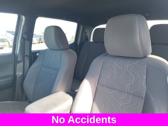 Used 2019 Toyota Tacoma TRD Sport AWD/4WD image 2