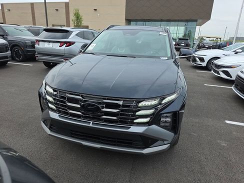 Used 2025 Hyundai Tucson Limited AWD/4WD image 2