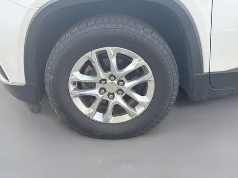 Used 2019 Chevrolet Traverse LT w/ LPO, Cargo Package FWD image 14