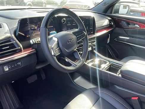 New 2026 Chevrolet Traverse Z71 w/ Enhanced Driving Package image 10