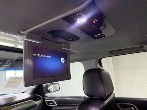 Used 2017 GMC Yukon XL Denali w/ Open Road Package image 33