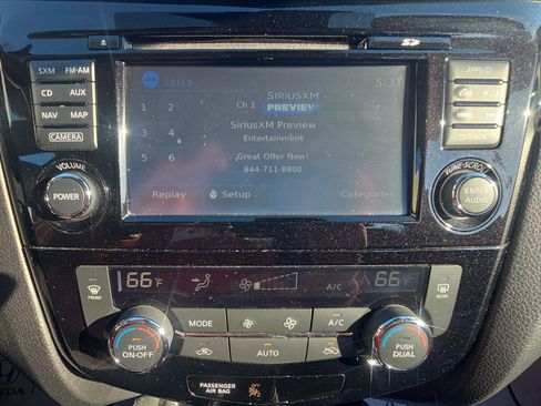 Used 2017 Nissan Rogue Sport SL w/ SL Premium Package image 20