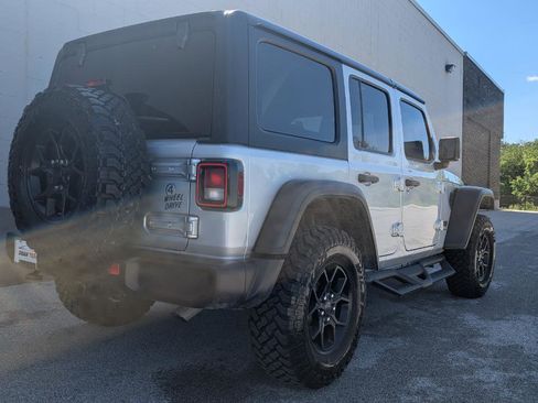 Used 2024 Jeep Wrangler Unlimited Sport AWD/4WD image 4