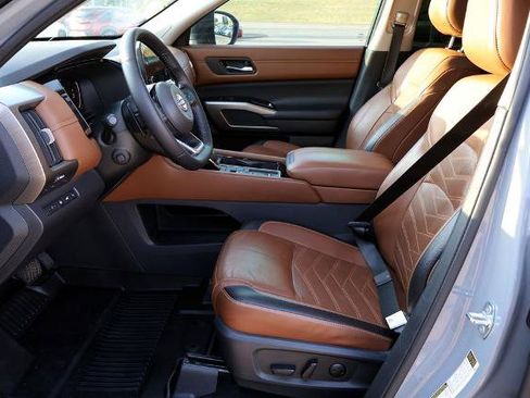 Certified 2023 Nissan Pathfinder Platinum FWD image 20