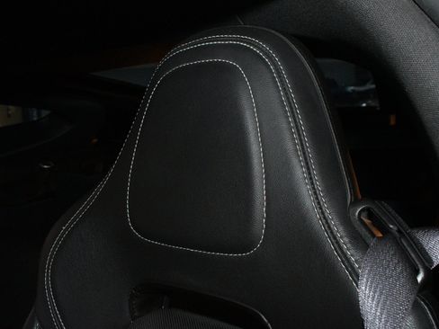Used 2017 Chevrolet Corvette Stingray Coupe w/ 1LT RWD image 9
