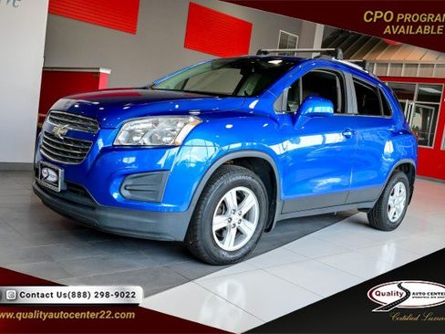 Used 2015 Chevrolet Trax LT w/ LT Sun and Sound Package AWD/4WD image 1
