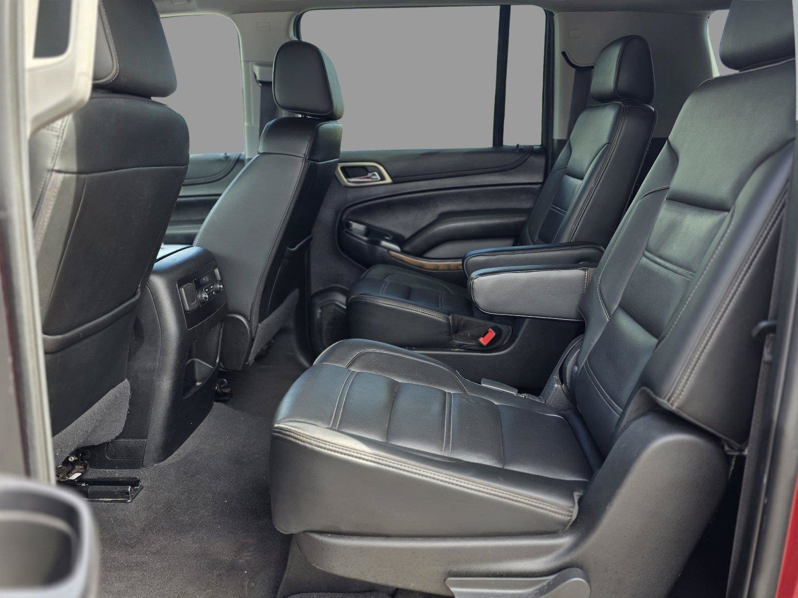 Used 2020 GMC Yukon XL Denali AWD/4WD image 26