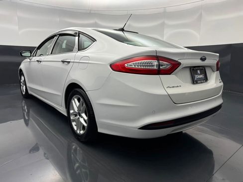 Used 2016 Ford Fusion SE image 5
