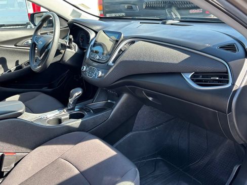 Used 2025 Chevrolet Malibu LT FWD image 23