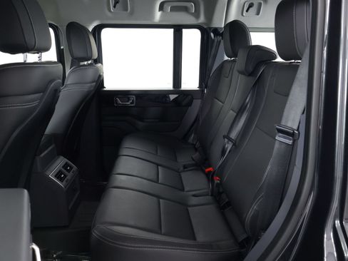 Used 2025 INEOS Grenadier Station Wagon AWD/4WD image 30