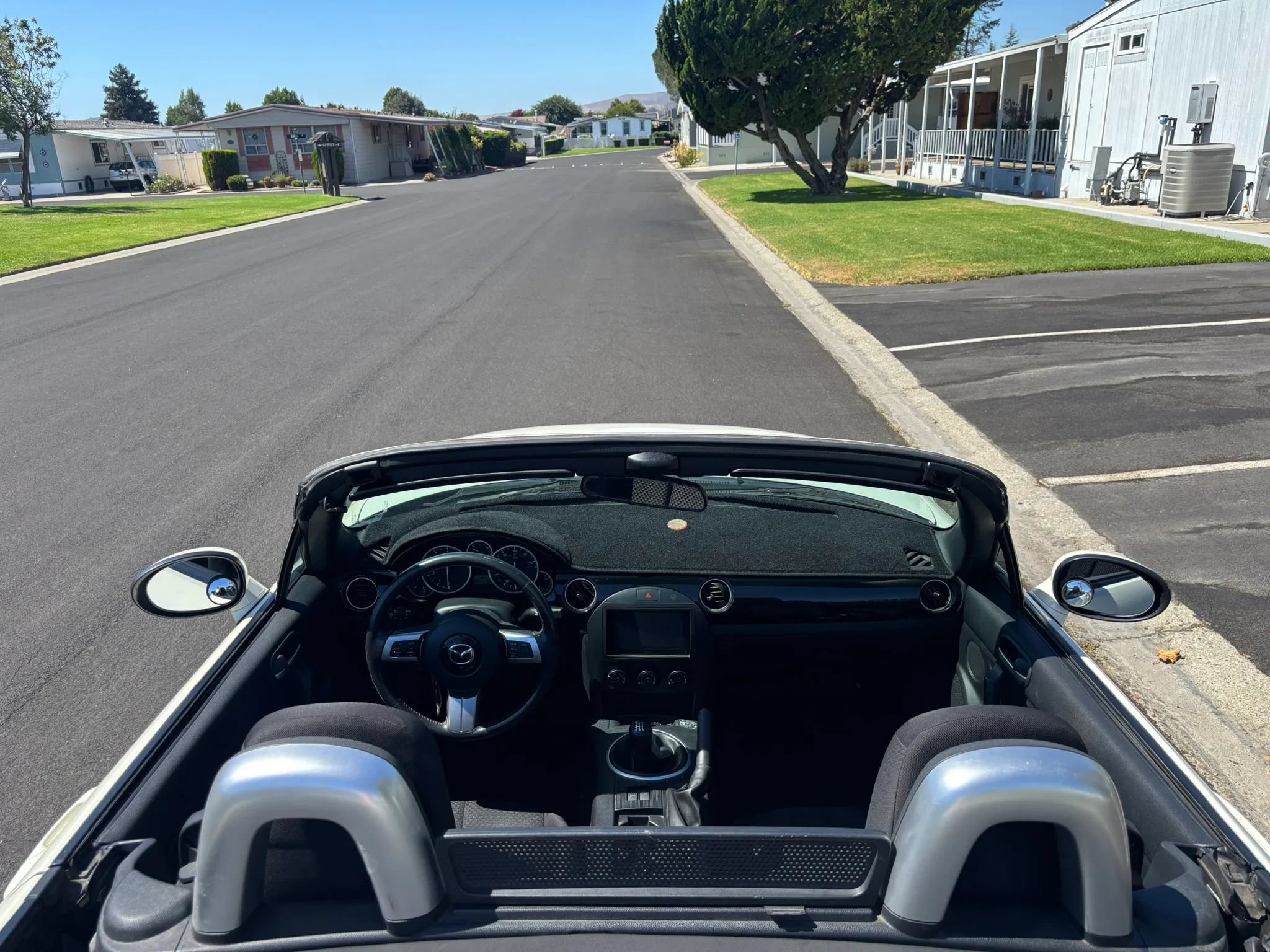 Used 2006 MAZDA MX-5 Miata Touring RWD image 4