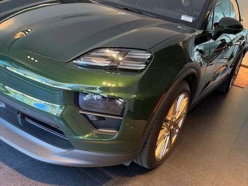 Used 2025 Porsche Macan 4S Electric AWD/4WD image 2
