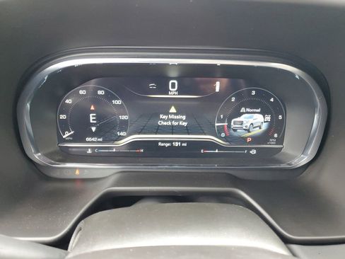 Certified 2024 GMC Yukon XL SLT w/ SLT Luxury Package image 11