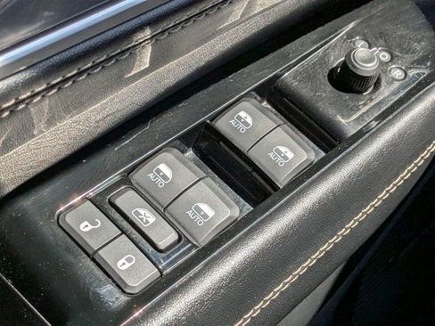 Used 2022 Jeep Wagoneer Series II w/ Premium Group I AWD/4WD image 27