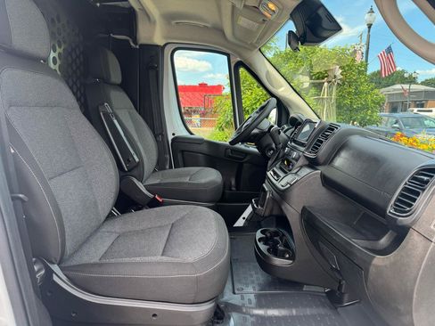 Used 2025 RAM ProMaster 2500 w/ U-Haul Equipment Group FWD image 18