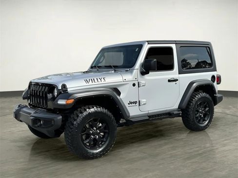Used 2022 Jeep Wrangler Willys image 2