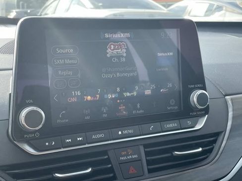 Used 2025 Nissan Altima 2.5 SV FWD image 18