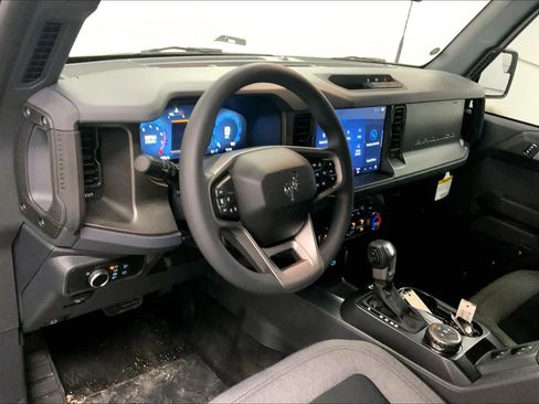 New 2025 Ford Bronco Base image 7