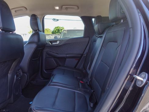 Used 2020 Ford Escape Titanium AWD/4WD image 12