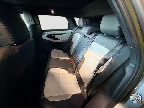 Used 2023 Land Rover Range Rover Evoque R-Dynamic SE AWD/4WD image 7