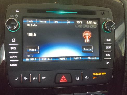 Used 2017 Chevrolet Traverse Premier FWD image 25