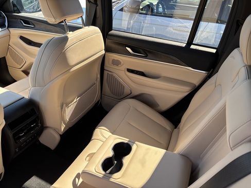 New 2026 Jeep Grand Cherokee Limited AWD/4WD image 22