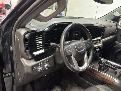Used 2024 GMC Sierra 1500 Elevation w/ Elevation Premium Package image 19