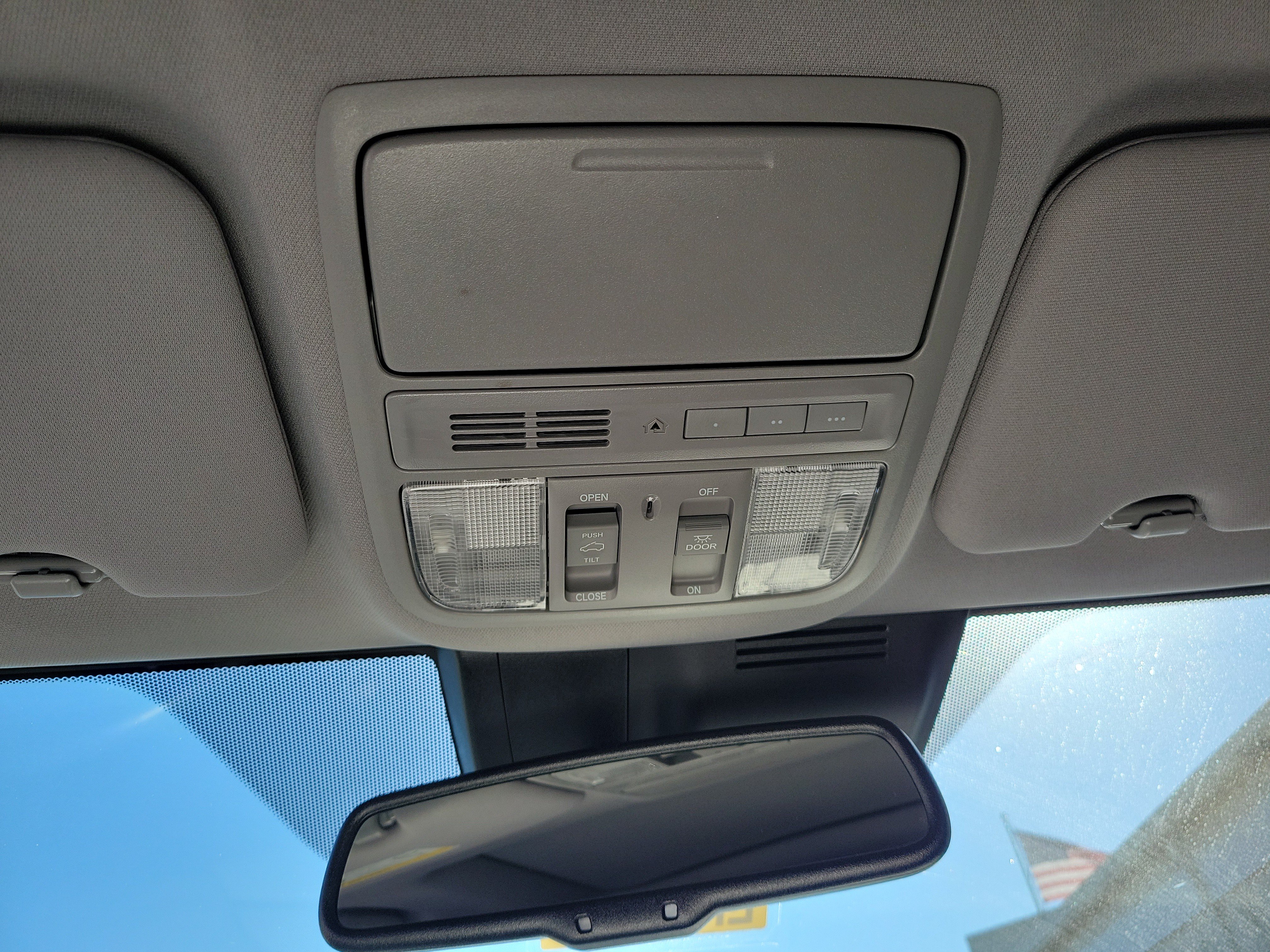 Used 2020 Honda CR-V Touring image 31