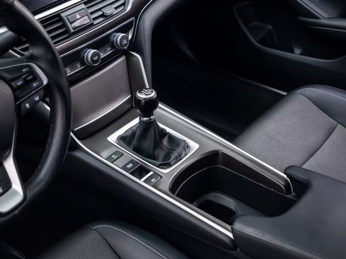 Used 2018 Honda Accord Sport image 13