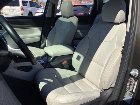 Used 2020 Kia Telluride EX w/ EX Premium Package FWD image 10