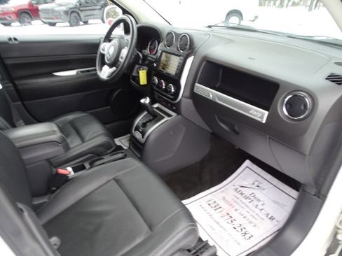 Used 2016 Jeep Compass High Altitude image 34