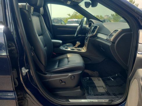 Used 2017 Jeep Grand Cherokee Limited AWD/4WD image 19