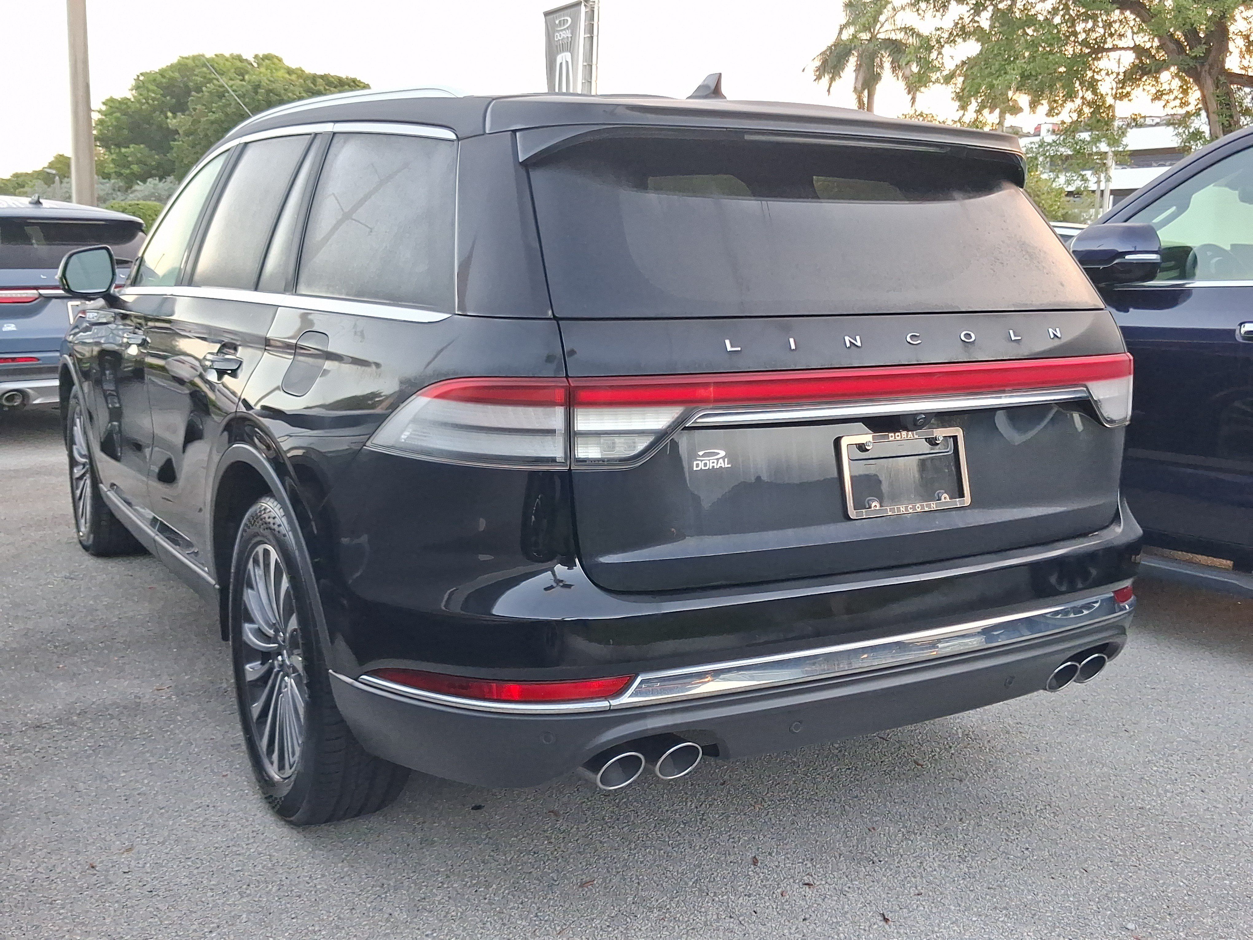 Certified 2023 Lincoln Aviator 2WD w/ Premium Package image 3