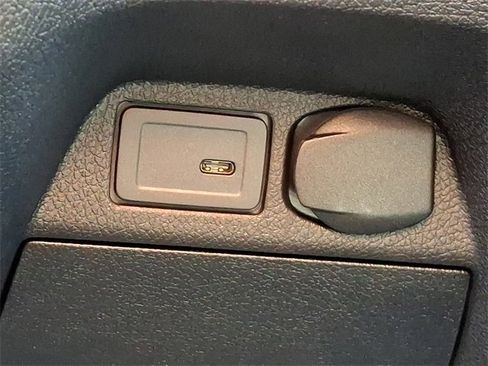 Used 2025 Mercedes-Benz Sprinter 2500 image 25