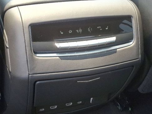 Certified 2024 Cadillac Escalade ESV Sport Platinum AWD/4WD image 13