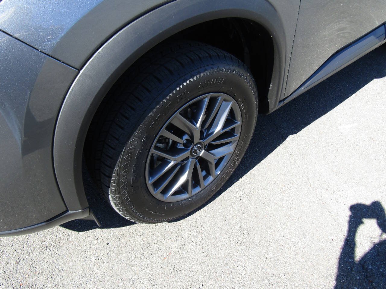 Used 2024 Nissan Rogue S AWD/4WD image 28