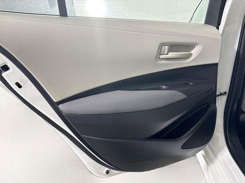 Used 2022 Toyota Corolla LE image 25