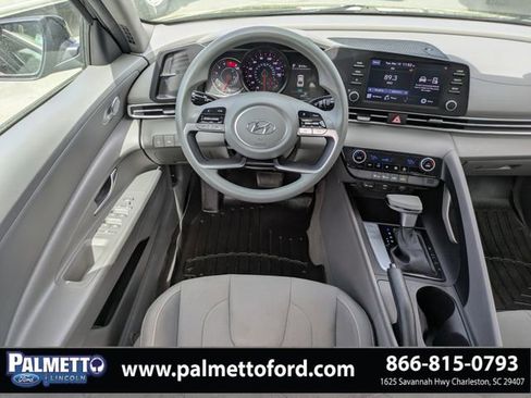 Used 2022 Hyundai Elantra SEL image 12