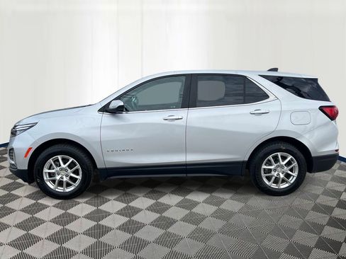 Used 2022 Chevrolet Equinox LT FWD image 2