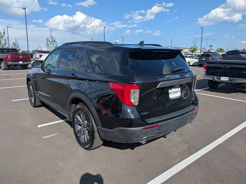 Used 2024 Ford Explorer XLT w/ Equipment Group 202A image 6