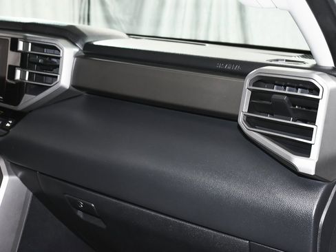 Used 2024 Toyota Sequoia Platinum image 66