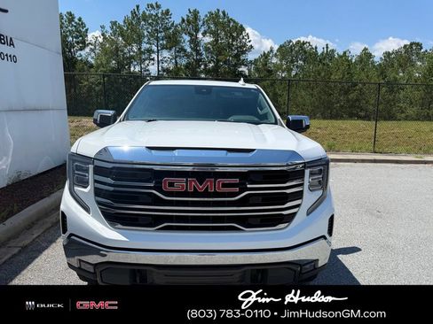 Used 2022 GMC Sierra 1500 SLT w/ SLT Convenience Package AWD/4WD image 3