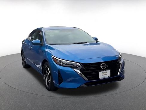 Used 2025 Nissan Sentra SV image 3