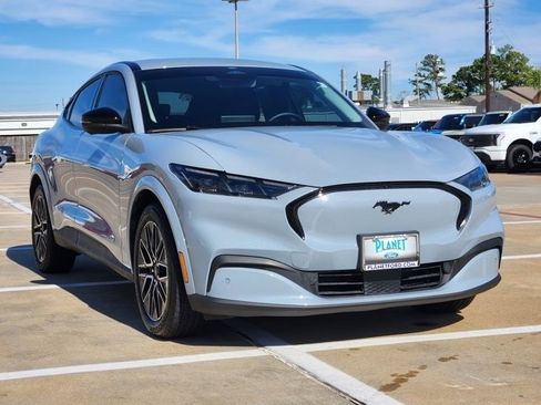 Used 2025 Ford Mustang Mach-E Premium image 3
