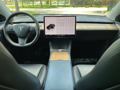 Used 2023 Tesla Model Y Long Range AWD/4WD image 25
