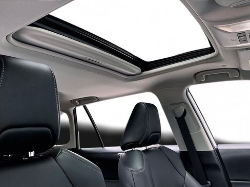 Used 2023 Toyota RAV4 XLE Premium image 25