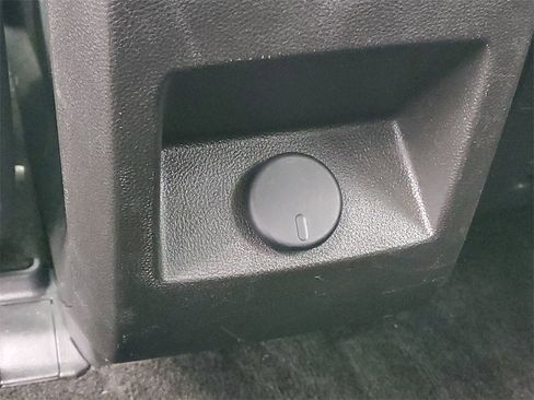 Used 2017 Chevrolet Equinox LT w/ Convenience Package image 14