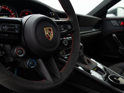 Certified 2025 Porsche 911 GT3 RS RWD image 34