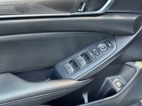 Used 2022 Honda Accord Sport image 8