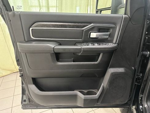 Used 2024 RAM 2500 Big Horn w/ Night Edition image 38